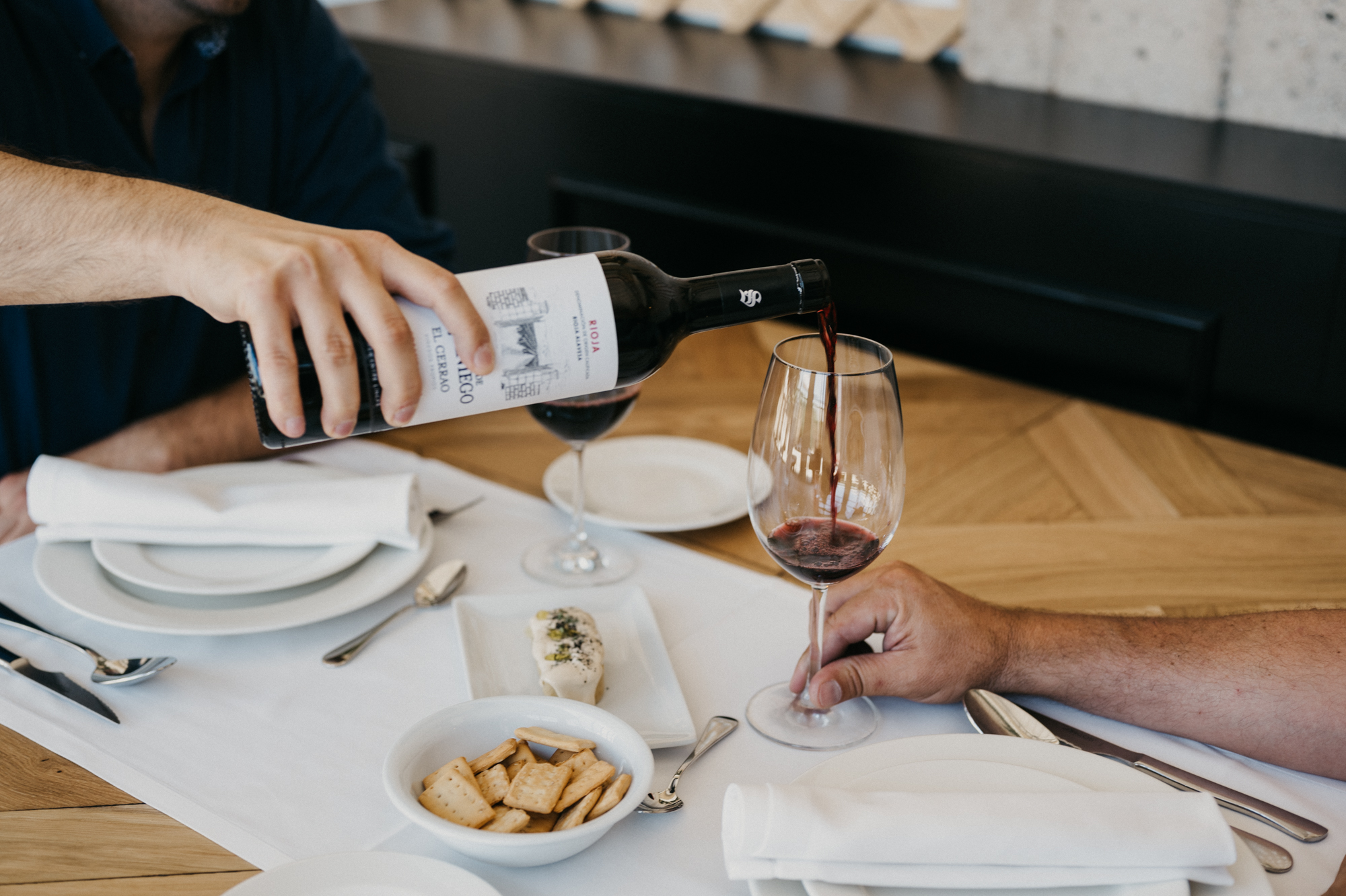 Servir vino